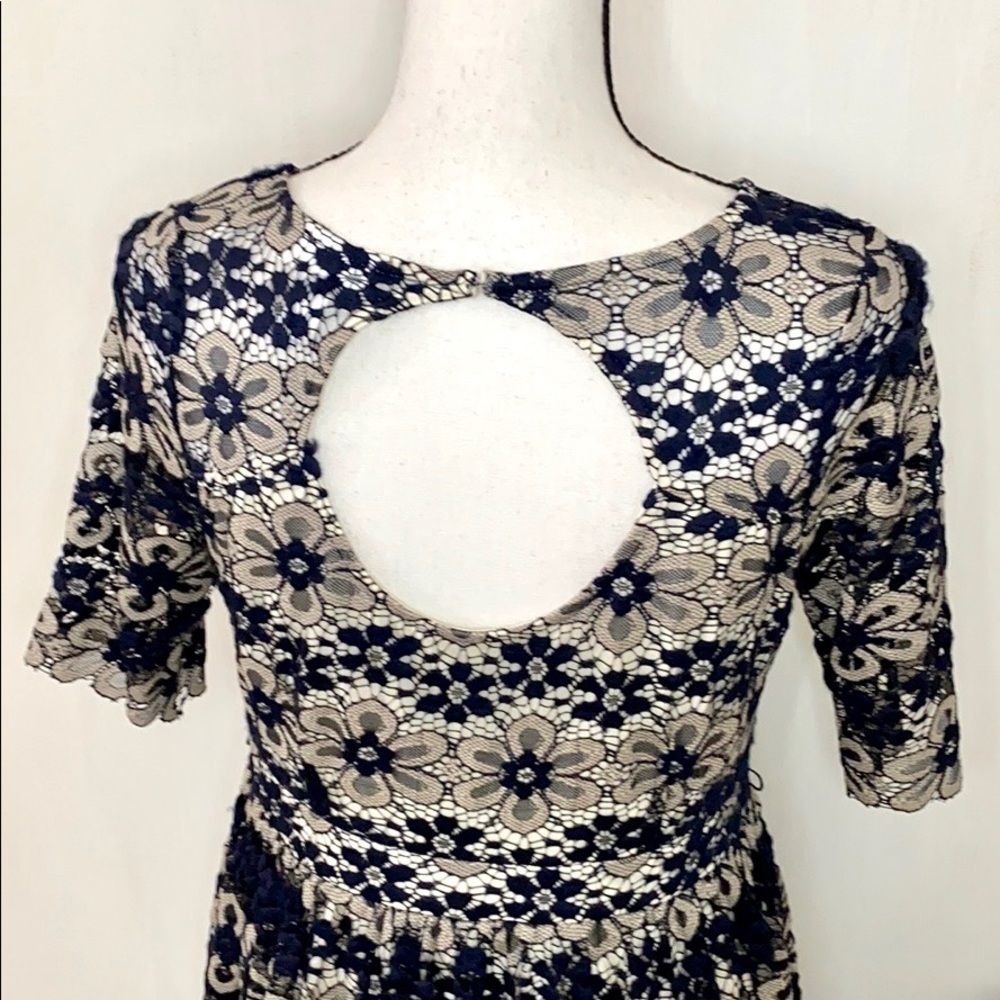 Motherhood Maternity Navy Floral Lace Dress Sz M - Picture 8 of 15